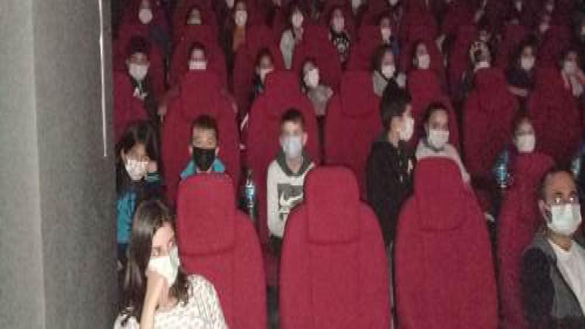 Okulumuz öğrencileri 'Akif' filmini izledi